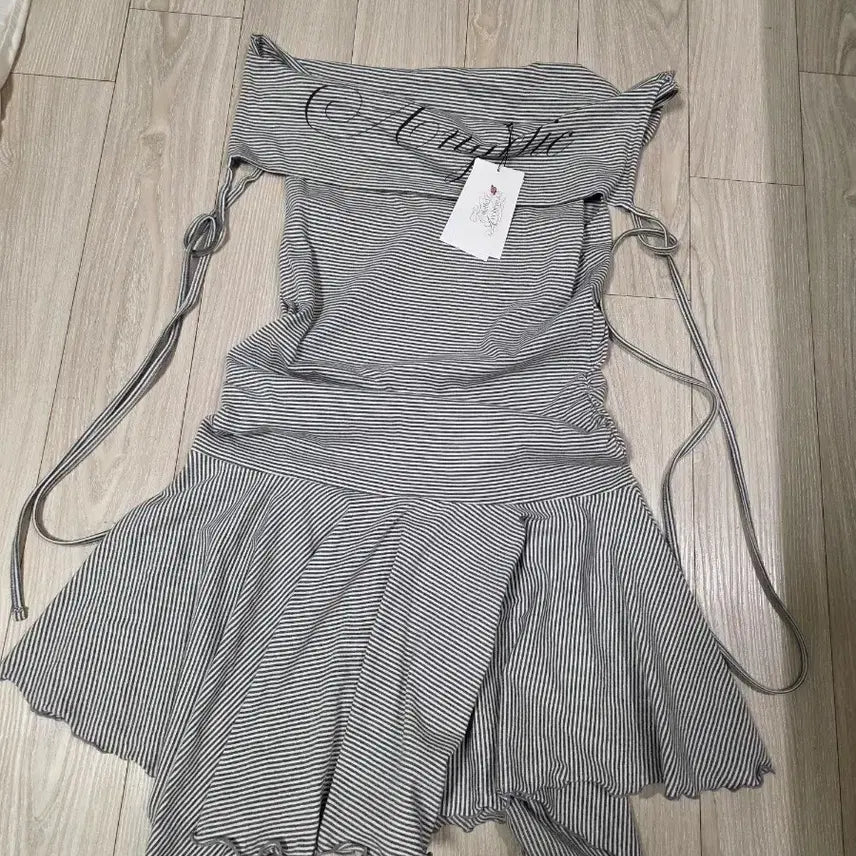 [BUNJANG] Elf Elf Angelic Stripe Dress Gray / 엘프엘프엘프 아카이브스 엔젤릭 스트라이프 드레스 그레이