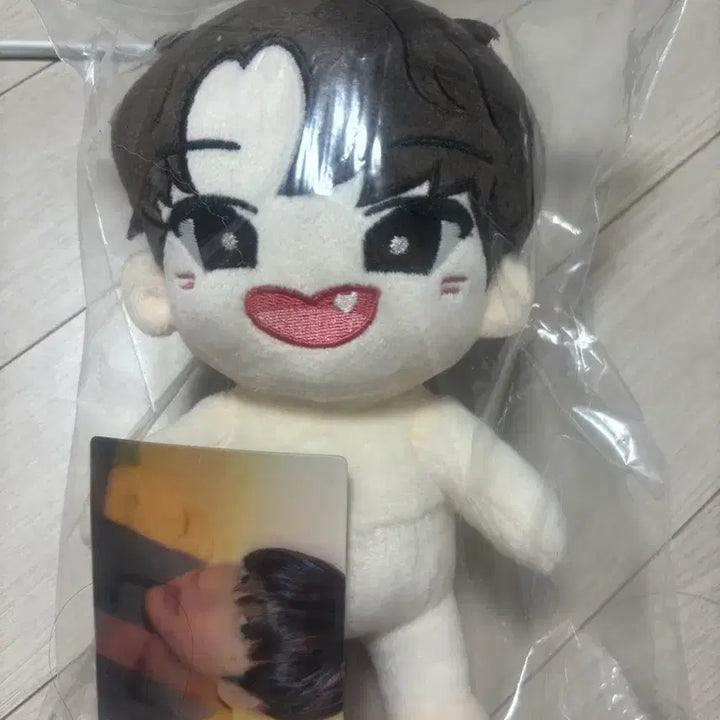 [BUNJANG] BTOB Eunkwang 20cm Doll / BTOB 서은광 20cm 솜인형 회사원투비