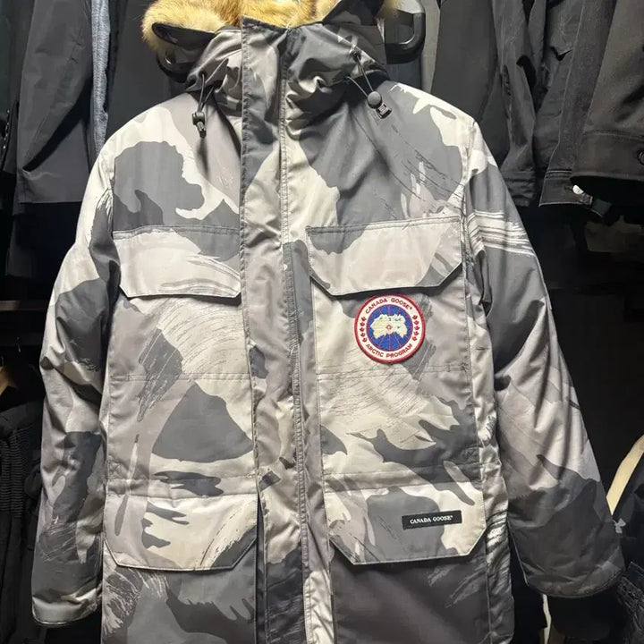 [BUNJANG] Canada Goose Expedition Jacket XS / 캐나다구스 카모 익스페디션 xs