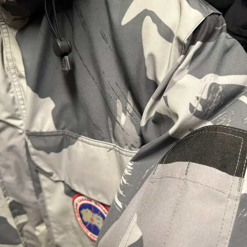 [BUNJANG] Canada Goose Expedition Jacket XS / 캐나다구스 카모 익스페디션 xs