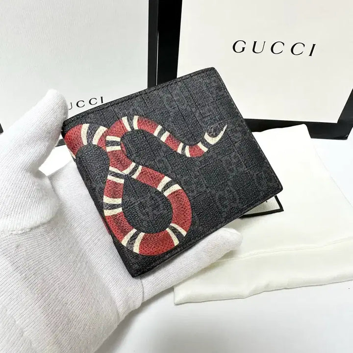 [BUNJANG] Gucci GG Supreme Snake Bi-fold Wallet Black / (정품)(풀구성)구찌 gg수프림 스네이크 반지갑 블랙