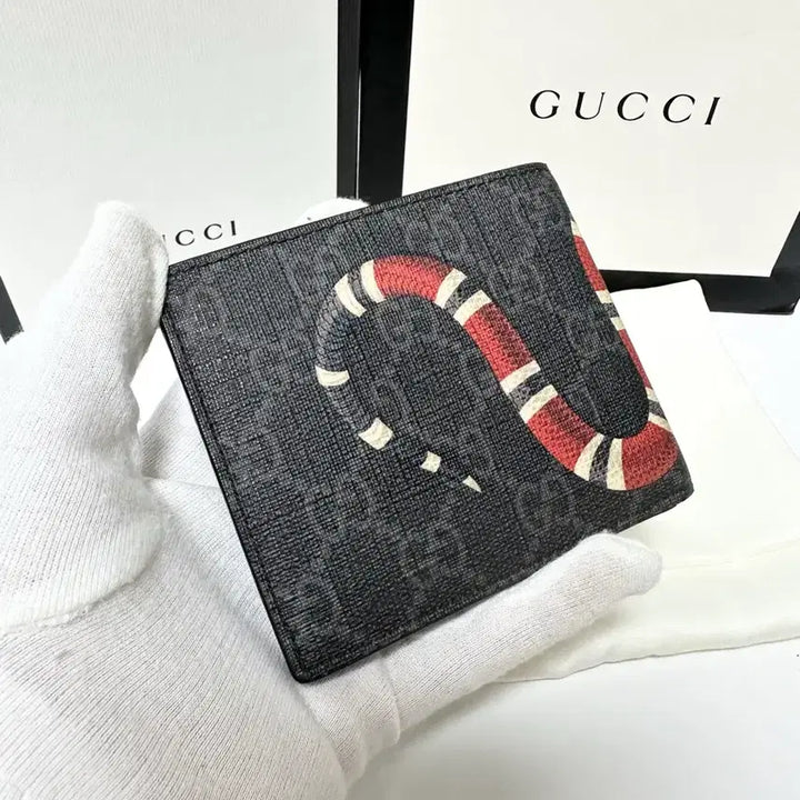 [BUNJANG] Gucci GG Supreme Snake Bi-fold Wallet Black / (정품)(풀구성)구찌 gg수프림 스네이크 반지갑 블랙
