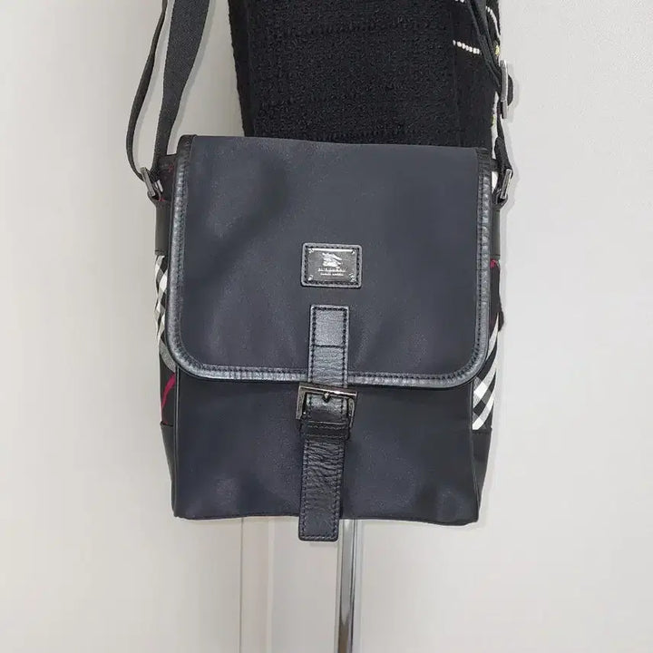 [BUNJANG] Burberry Nova Check Nylon Shoulder Crossbody Bag / [정품] 버버리 노바체크 나일론 숄더백 크로스백