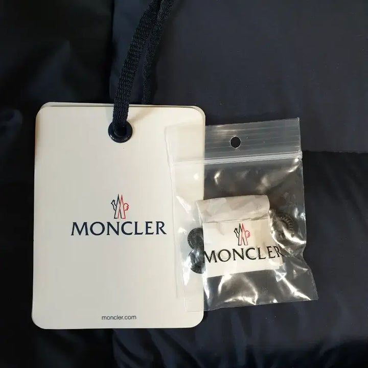 [BUNJANG] Moncler Horstom Navy Jacket / 몽클레어 호스톰 네이비 3사이즈