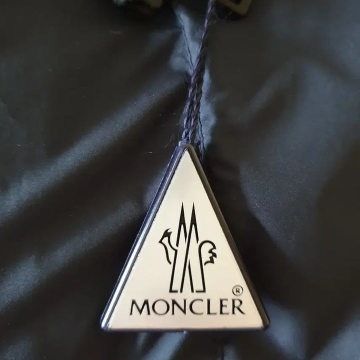 [BUNJANG] Moncler Horstom Navy Jacket / 몽클레어 호스톰 네이비 3사이즈