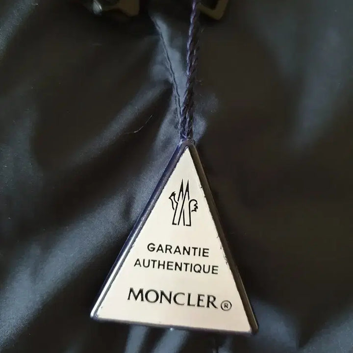 [BUNJANG] Moncler Horstom Navy Jacket / 몽클레어 호스톰 네이비 3사이즈