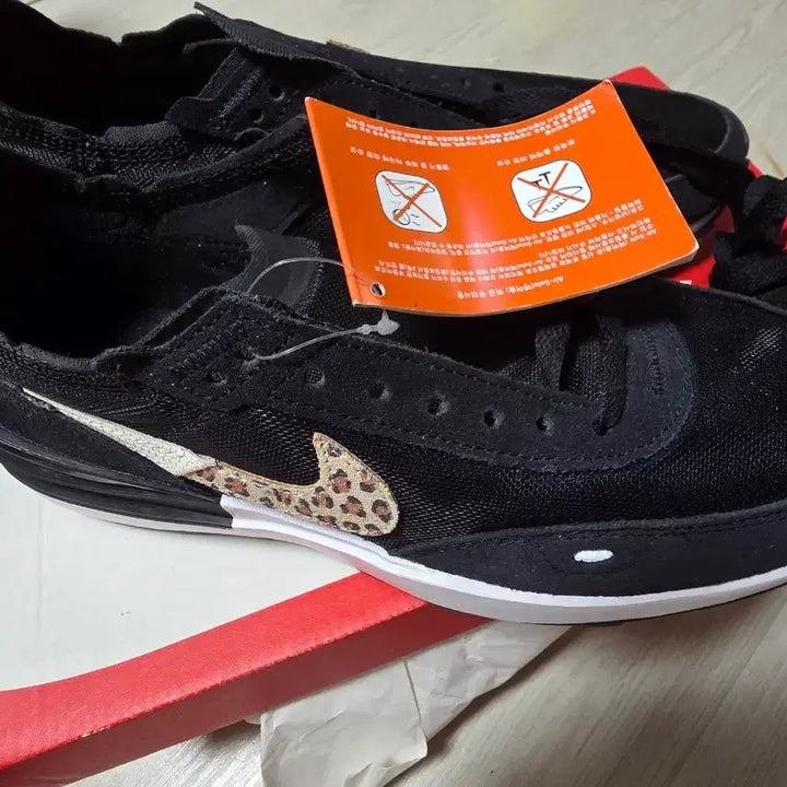 [BUNJANG] Nike Waffle One SE Black Leopard Sneakers / 나이키 우면 와플 원 SE 블랙 레오파드