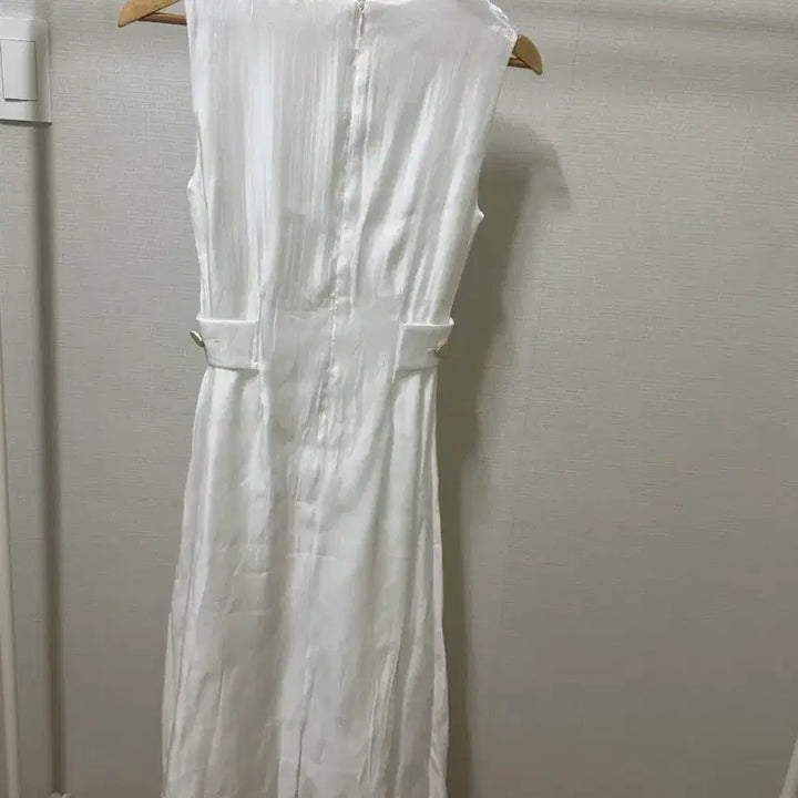 [BUNJANG] Satin White A-Line Long Dress / 새상품 샤틴 화이트 A라인 롱 원피스 민소매
