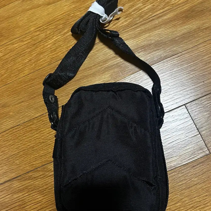 [SOLD OUT] 에어워크 여행용 크로스백