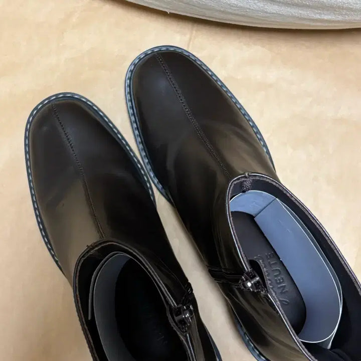 [BUNJANG] NCT Jaehyun Urban Ankle Boots (Brown) / 누트 소쟌 얼반 앵클 부츠 (브라운)