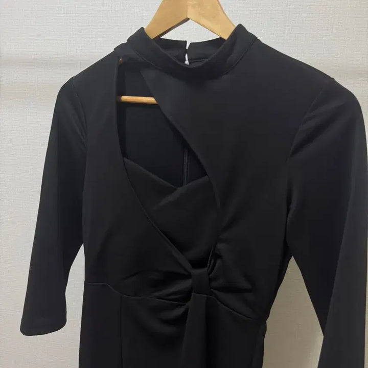 [BUNJANG] Black Cutout Long Sleeve Dress / 새상품 연주회 홀복 블랙 컷아웃 롱 슬리브 원피스 드레스