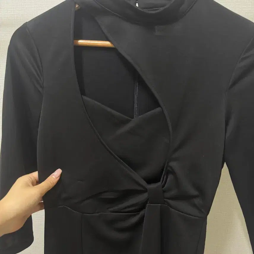 [BUNJANG] Black Cutout Long Sleeve Dress / 새상품 연주회 홀복 블랙 컷아웃 롱 슬리브 원피스 드레스