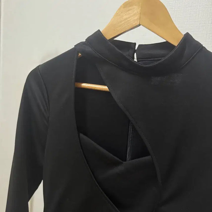 [BUNJANG] Black Cutout Long Sleeve Dress / 새상품 연주회 홀복 블랙 컷아웃 롱 슬리브 원피스 드레스