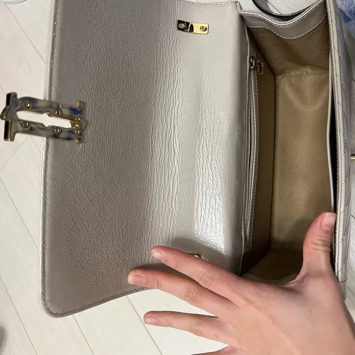 [BUNJANG] J.ESTINA Ivory Chain Shoulder Bag / 제이에스티나 아이보리 채인 숄더백