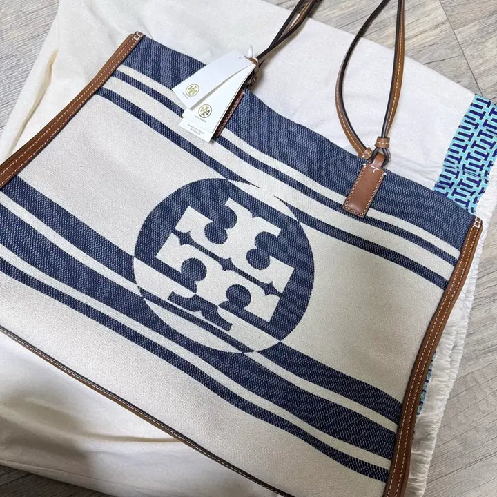 [BUNJANG] Tory Burch Ella Stripe Large Tote Bag / 토리버치 엘라 스트라이프 라지 토트백(미국에서 구매)