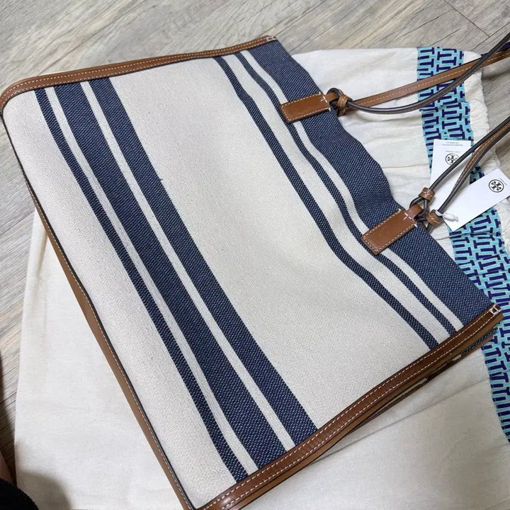 [BUNJANG] Tory Burch Ella Stripe Large Tote Bag / 토리버치 엘라 스트라이프 라지 토트백(미국에서 구매)