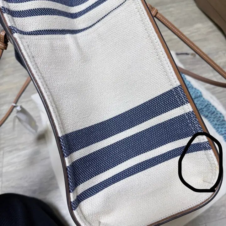 [BUNJANG] Tory Burch Ella Stripe Large Tote Bag / 토리버치 엘라 스트라이프 라지 토트백(미국에서 구매)