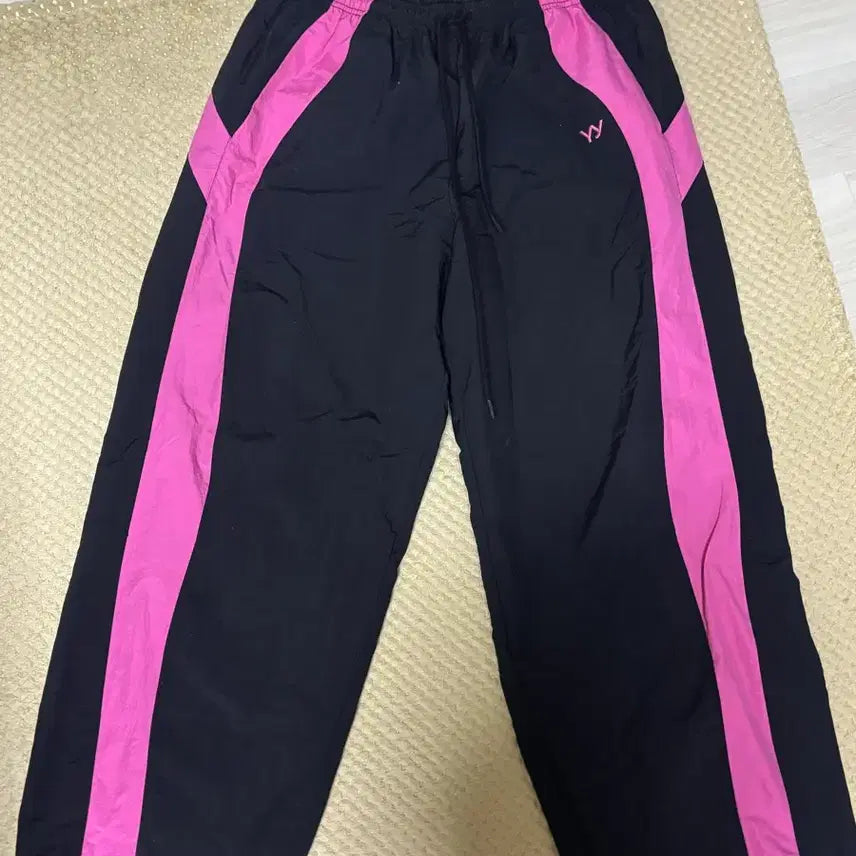 [BUNJANG] Black Pink Line Training Pants / 블랙 핑크 라인 트레이닝 바지 팝니다