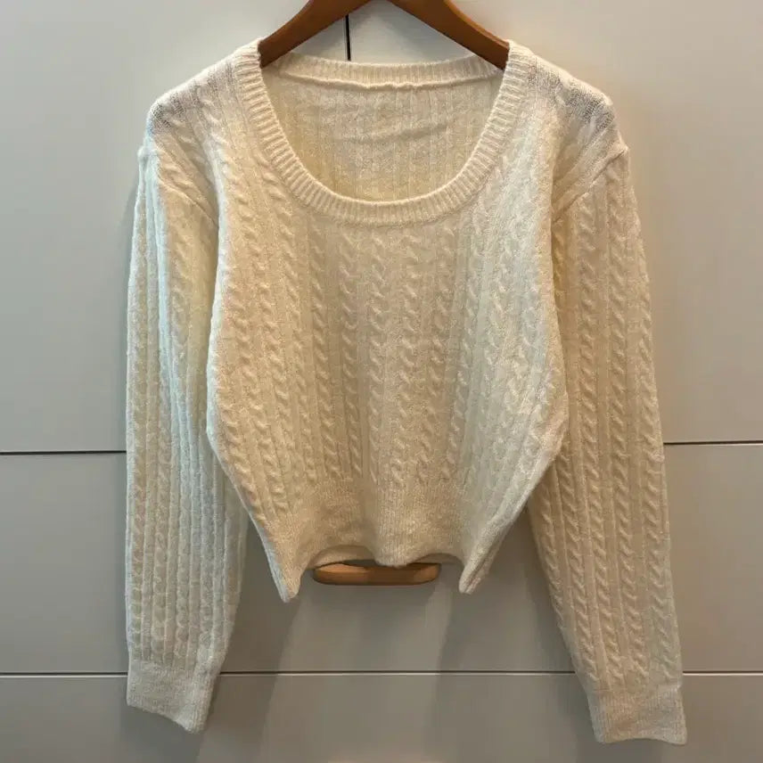 [BUNJANG] Ivory Cable Knit Square Neck Sweater / 꽈배기 스퀘어넥 니트 아이보리