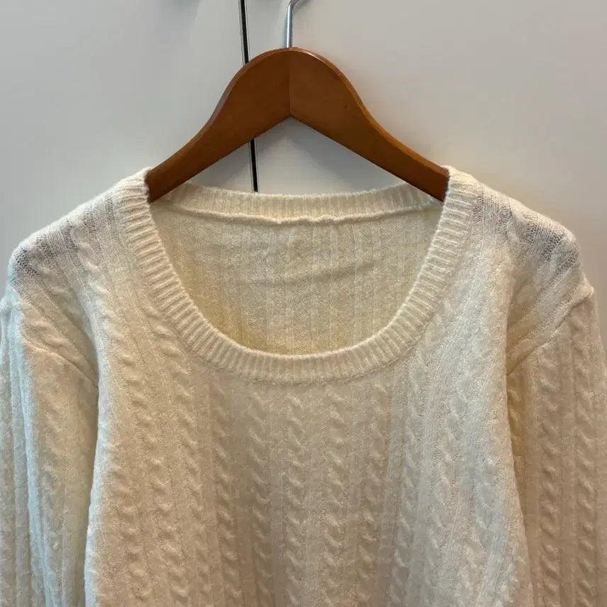 [BUNJANG] Ivory Cable Knit Square Neck Sweater / 꽈배기 스퀘어넥 니트 아이보리