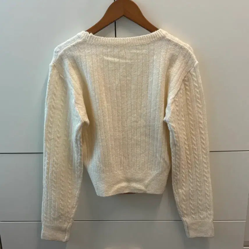 [BUNJANG] Ivory Cable Knit Square Neck Sweater / 꽈배기 스퀘어넥 니트 아이보리
