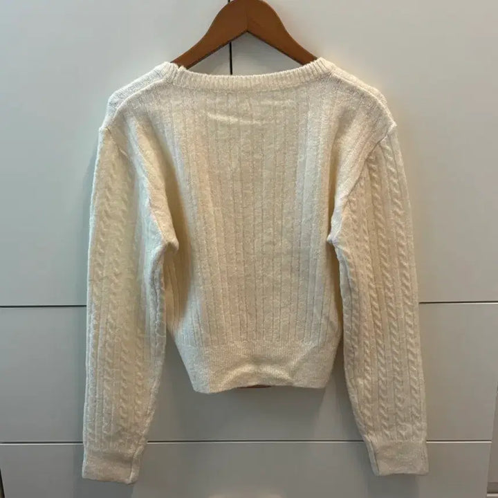 [BUNJANG] Ivory Cable Knit Square Neck Sweater / 꽈배기 스퀘어넥 니트 아이보리