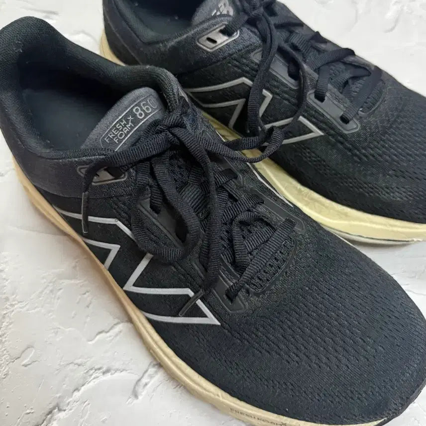 [SOLD OUT] 뉴발란스 런닝화 프레쉬폼 860v14 (275사이즈)