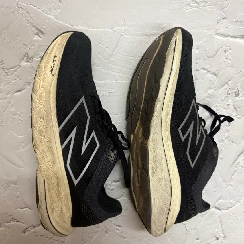 [SOLD OUT] 뉴발란스 런닝화 프레쉬폼 860v14 (275사이즈)