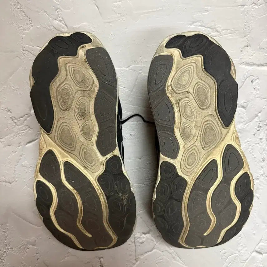 [SOLD OUT] 뉴발란스 런닝화 프레쉬폼 860v14 (275사이즈)