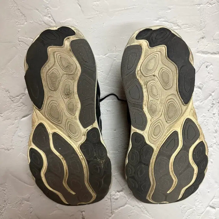 [SOLD OUT] 뉴발란스 런닝화 프레쉬폼 860v14 (275사이즈)