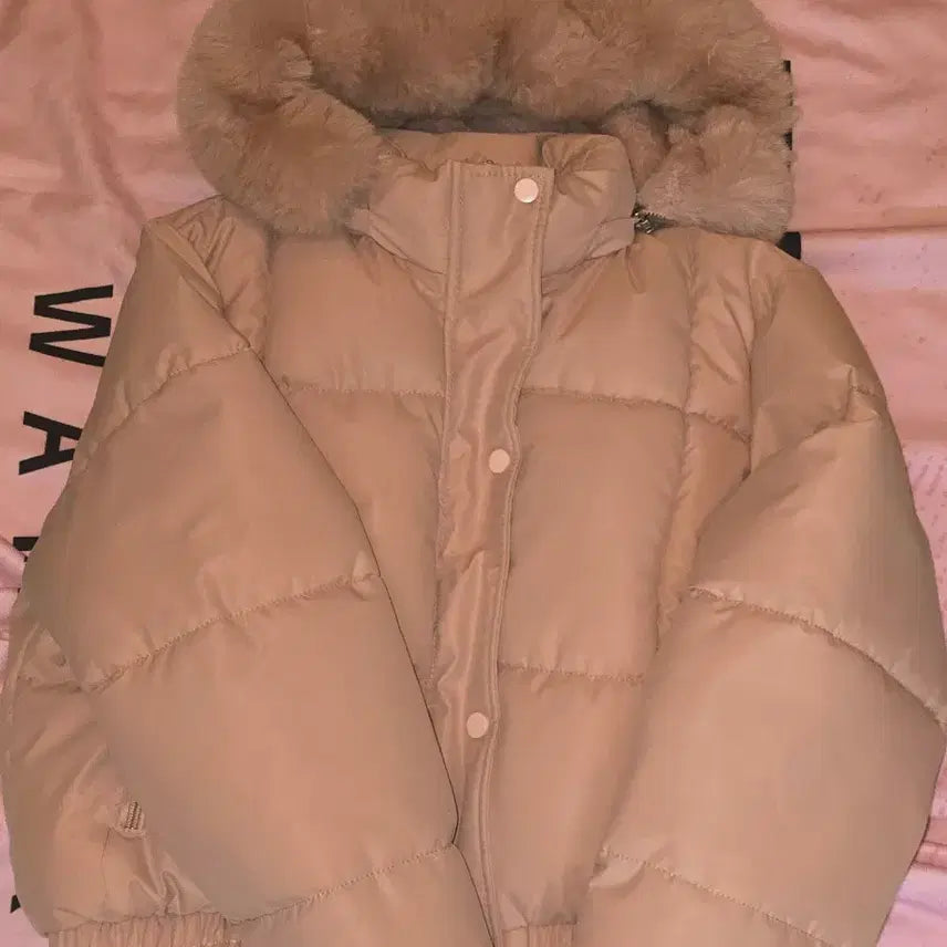 [BUNJANG] Pink Fur Padded Jacket Pin / 핑크퍼 패딩 갸루깔 빈티지 핀터