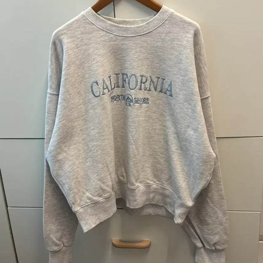 [BUNJANG] California Embroidered Crewneck Sweatshirt / 캘리포니아 자수 맨투맨 백염