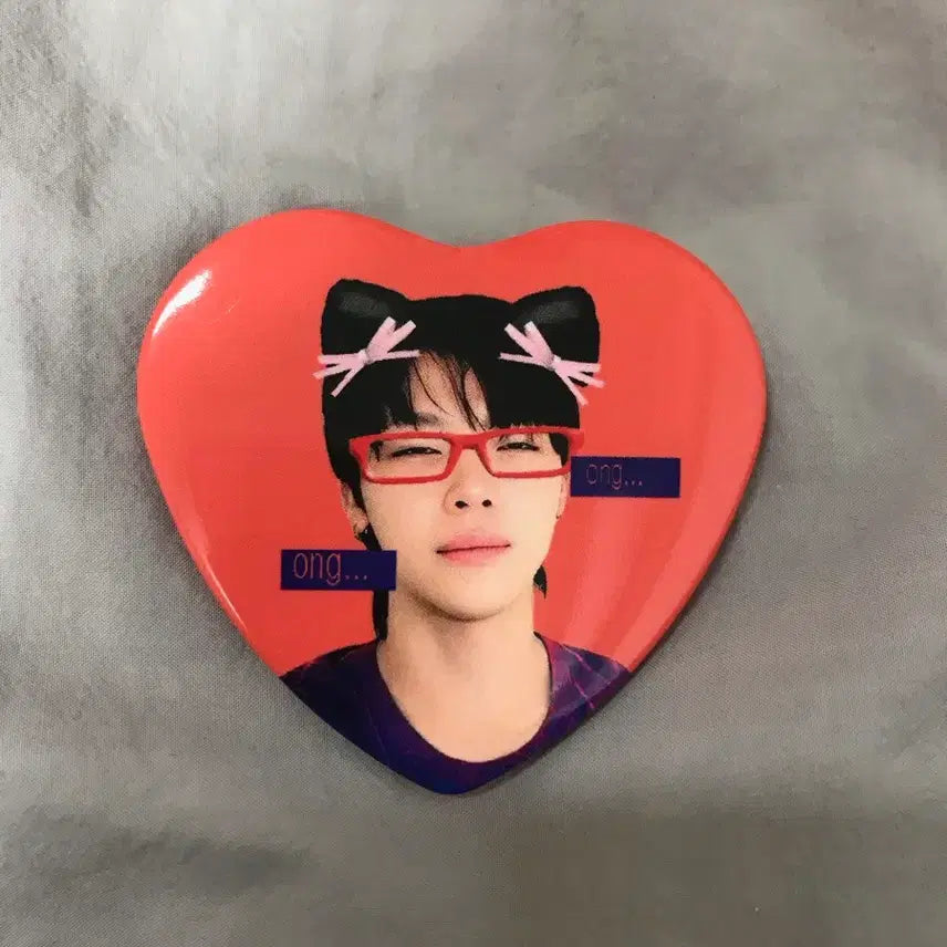[BUNJANG] Nicholas "Wang Yi Xiang" Badge / 니콜라스 왕이샹 뱃지