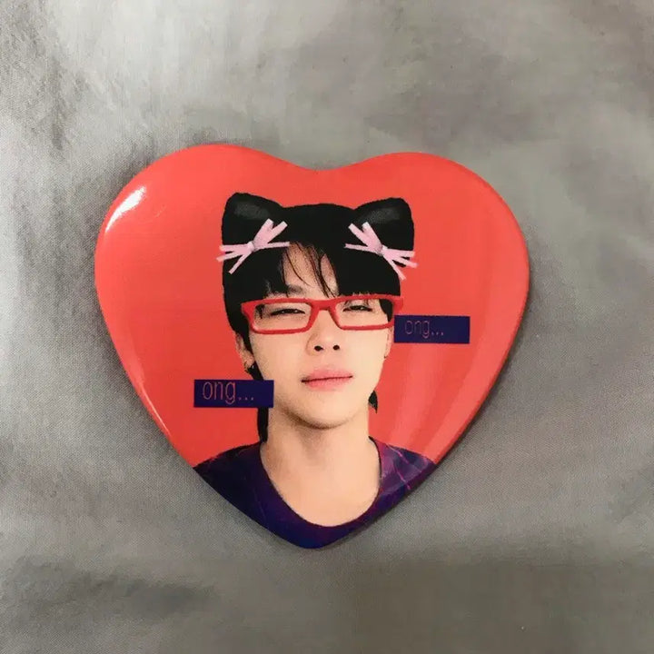 [BUNJANG] Nicholas "Wang Yi Xiang" Badge / 니콜라스 왕이샹 뱃지