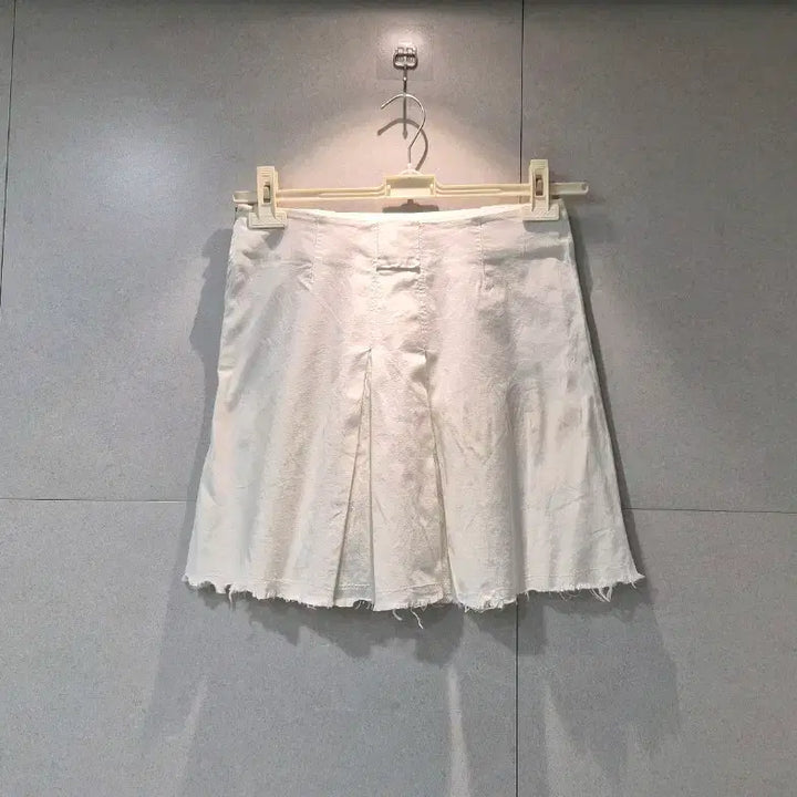 [BUNJANG] Dolce & Gabbana White Pleated Mini Skirt / 돌체앤가바나 D&G 정품 화이트 플리츠 스커트