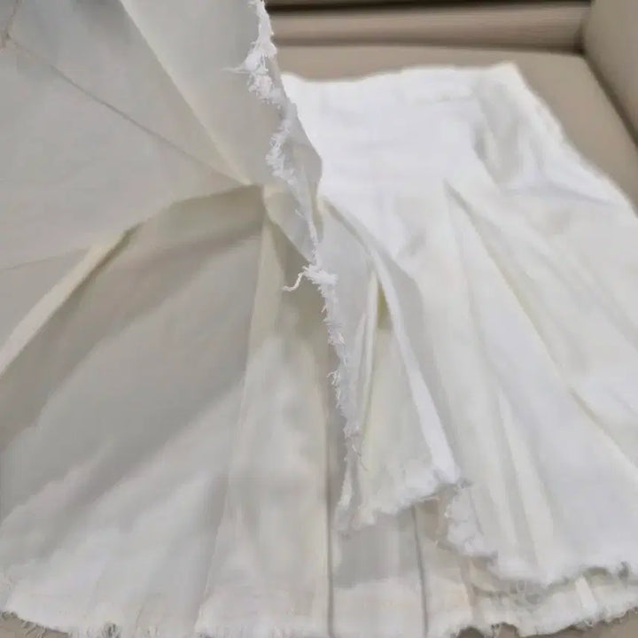 [BUNJANG] Dolce & Gabbana White Pleated Mini Skirt / 돌체앤가바나 D&G 정품 화이트 플리츠 스커트