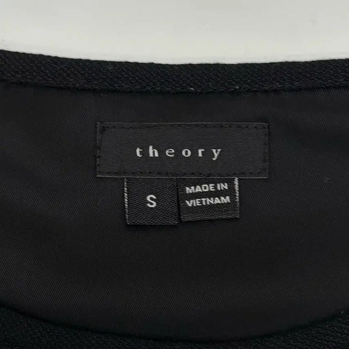 [BUNJANG] Theory Black Peplum Blouse / Theory 띠어리 블랙 반팔 페플럼 블라우스