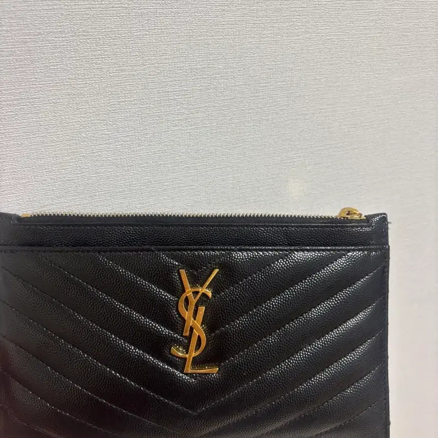[BUNJANG] Saint Laurent Cassandra Matelassé Pouch / 생로랑 카산드라 마틀라세 블랙 파우치