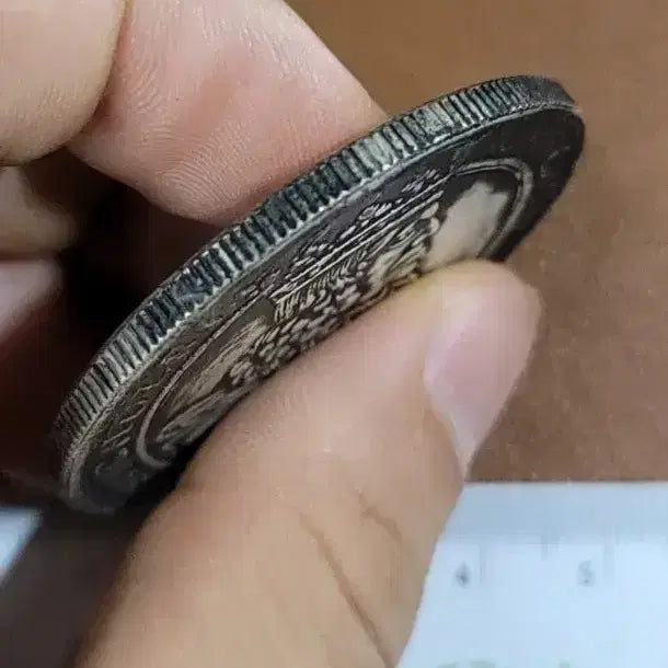[BUNJANG] Collection of Vintage Foreign Coins, including Chinese, Modern, Silver, and Gold Coins / 옛날돈 i19  고전주화 외국동전 중국동전 해외주화 근대주화 은화 금화