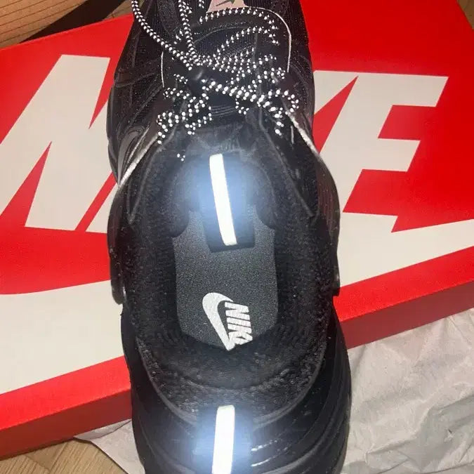 [BUNJANG] Nike W V2K Run Black Sneakers / 나이키 W V2K 런 블랙 새상품