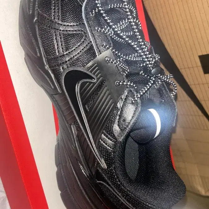 [BUNJANG] Nike W V2K Run Black Sneakers / 나이키 W V2K 런 블랙 새상품