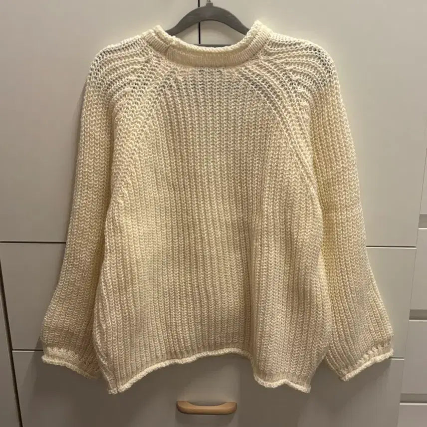 [BUNJANG] Round Neck Cable Knit Ivory / 라운드 하찌 니트 아이보리