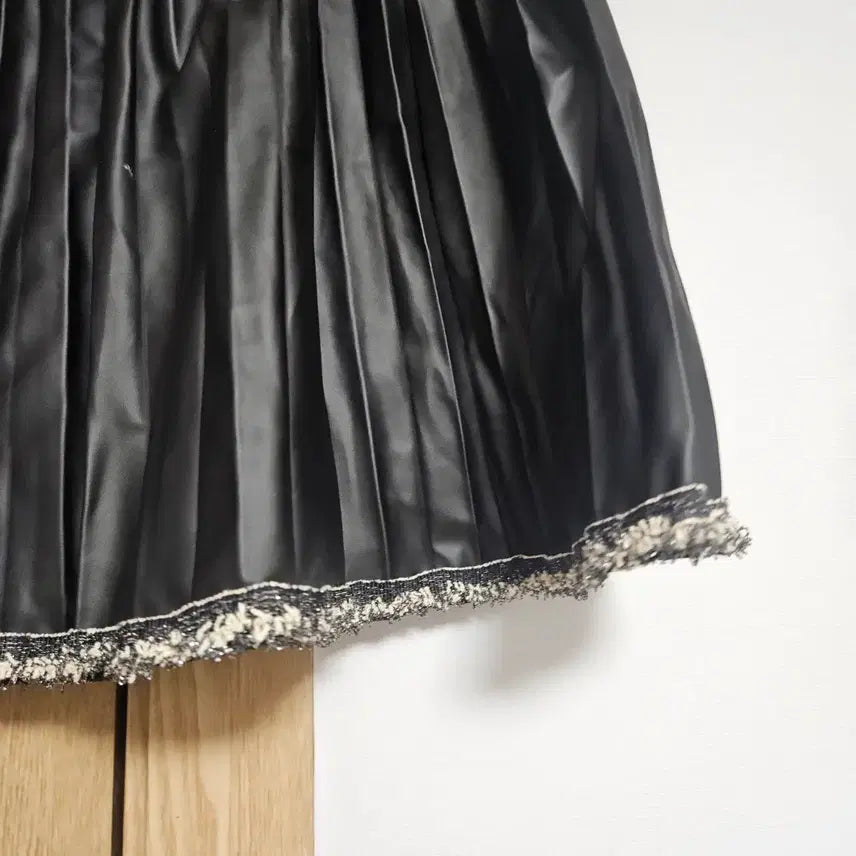 [BUNJANG] Black Pleated Banding Leather Midi Skirt / 블랙 플리츠 밴딩 가죽 레더 미디 스커트