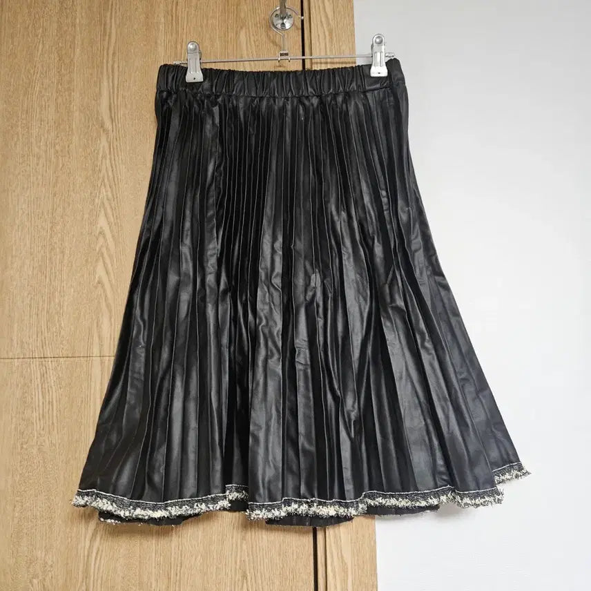 [BUNJANG] Black Pleated Banding Leather Midi Skirt / 블랙 플리츠 밴딩 가죽 레더 미디 스커트