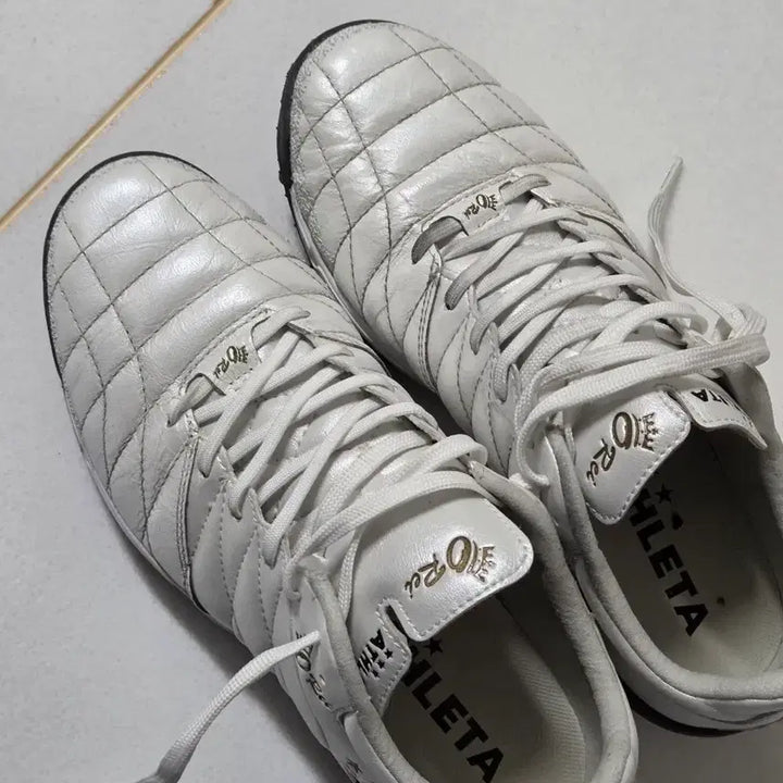 [BUNJANG] Athleta A005 240 TF (Fits 245) / 아슬레타 a005 240 tf (실사이즈245)