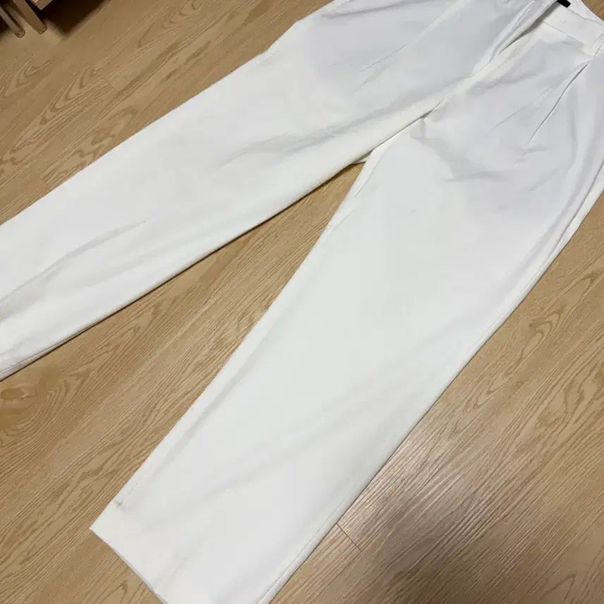 [BUNJANG] Musinsa Standard Wide Hidden Banding Slacks [White] / 무신사스탠다드 와이드 히든 밴딩 슬랙스 [화이트] 팝니다.