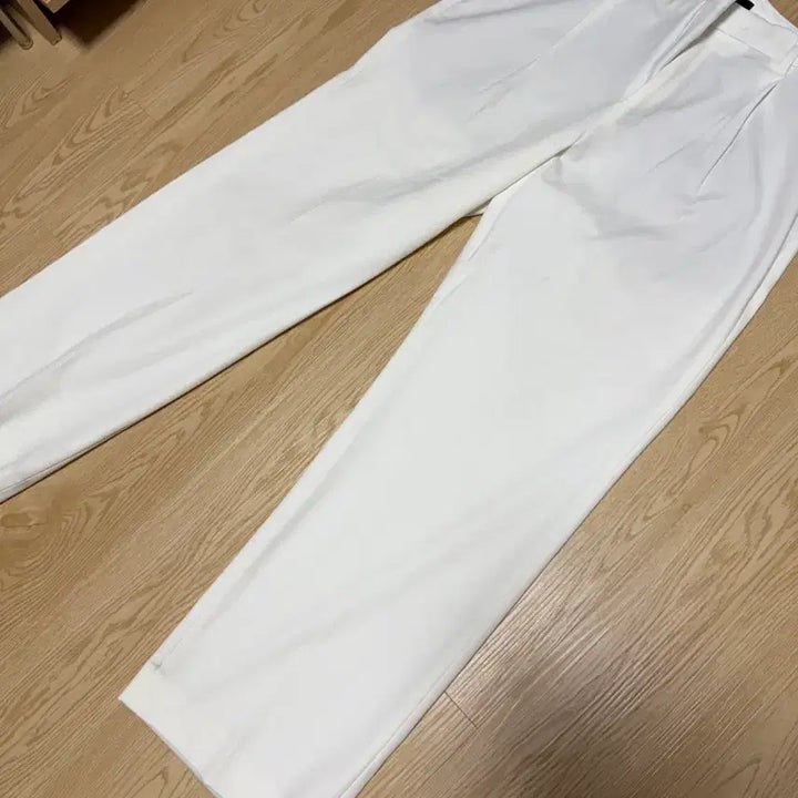[BUNJANG] Musinsa Standard Wide Hidden Banding Slacks [White] / 무신사스탠다드 와이드 히든 밴딩 슬랙스 [화이트] 팝니다.