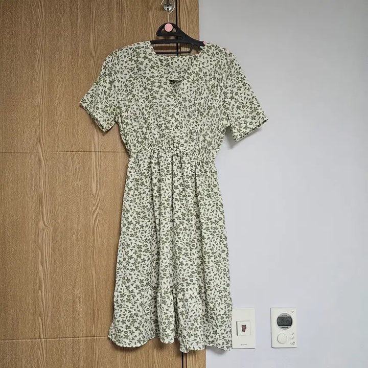[BUNJANG] Green Flower Midi Dress / 그린 반팔 플라워 미디 원피스 free