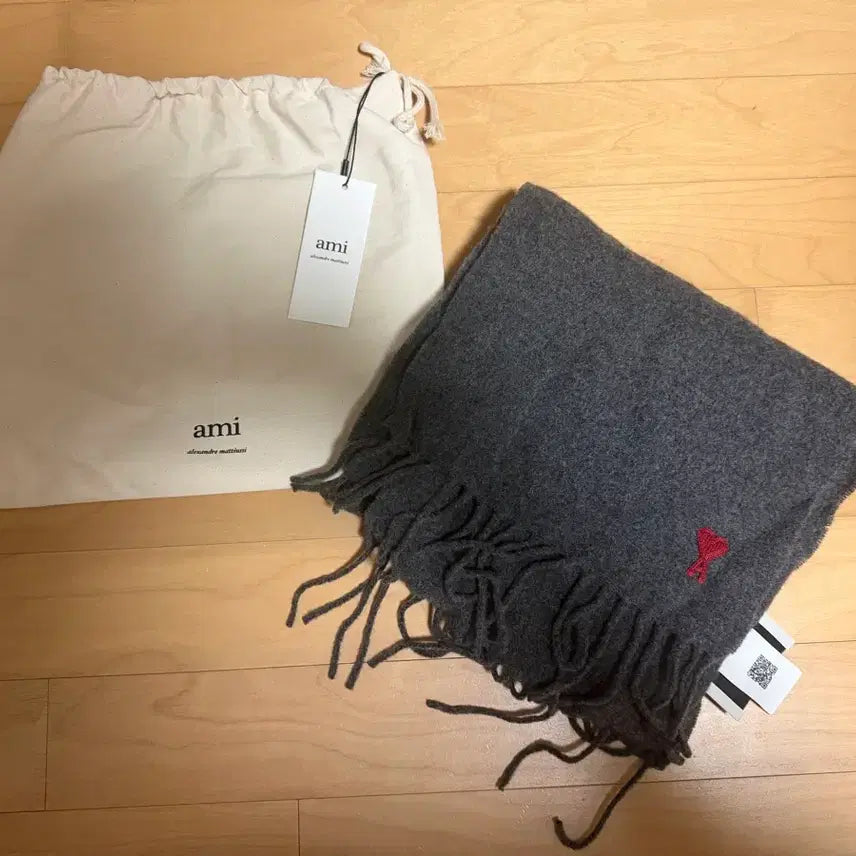 [BUNJANG] BTS Army Heart Logo Scarf / 아미 하트로고 목도리 그레이