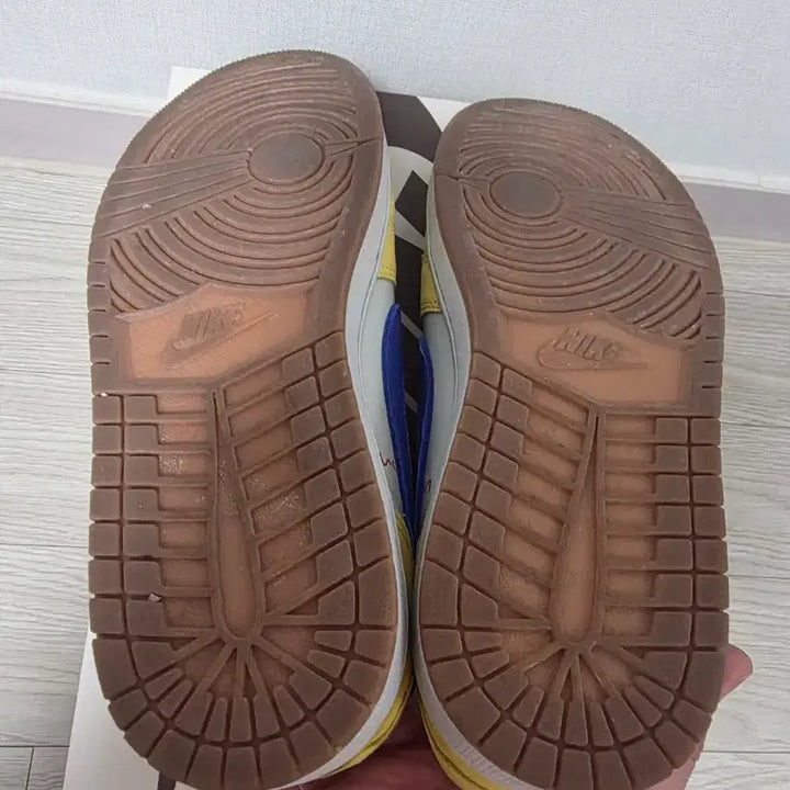 [BUNJANG] Nike Scott Canary Sneakers / 나이키 스캇 카나리 275